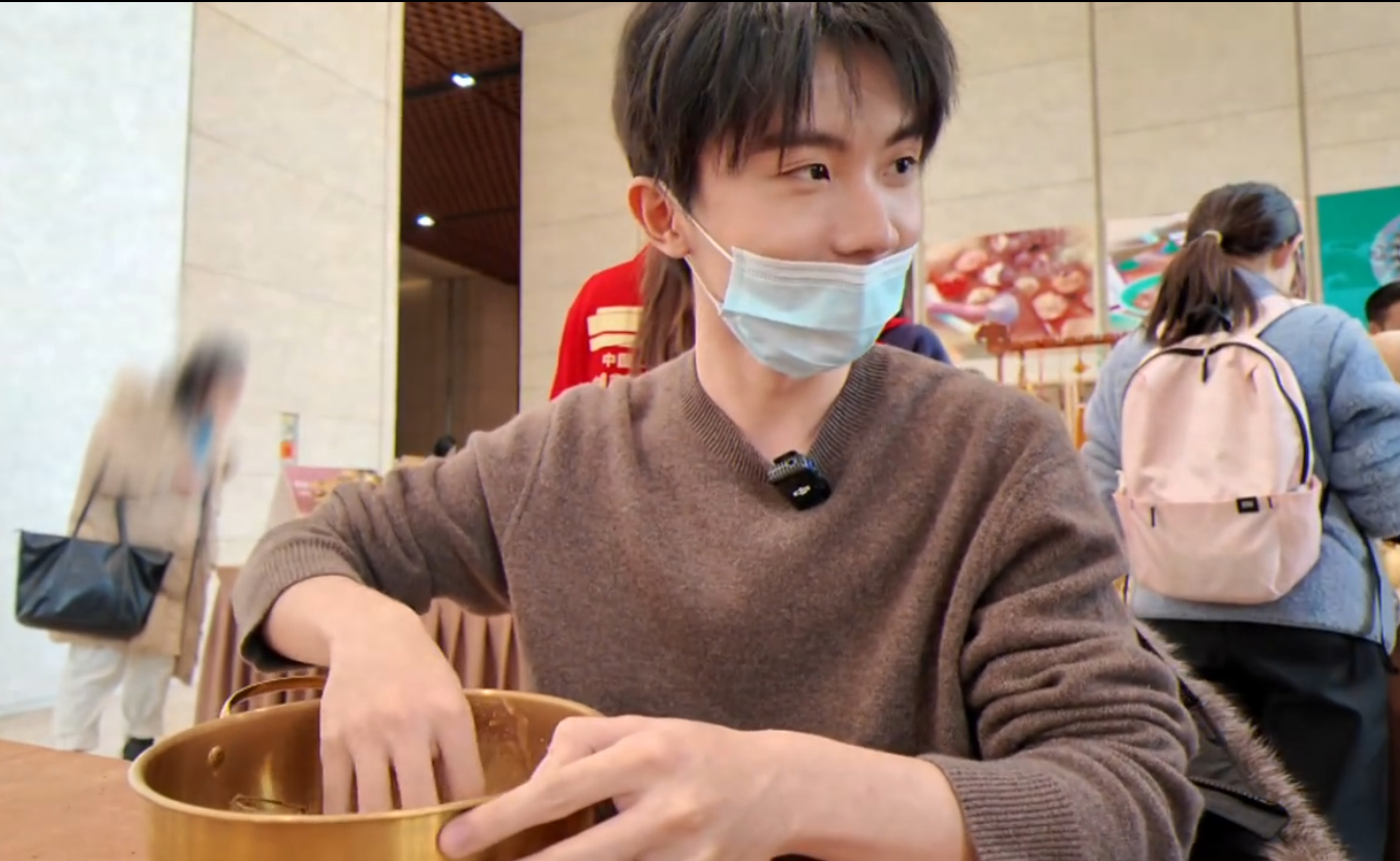 马嘉祺的10分钟vlog马嘉祺体验了工艺美术馆马嘉祺工艺美术馆vlog 马嘉祺的