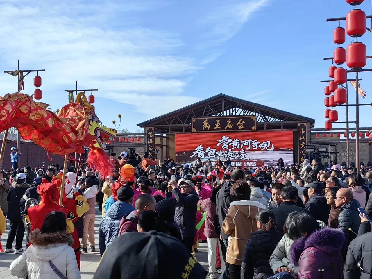 有点惊喜，这次黄河中游“开挂”了。

听说包头市举办“黄河流凌观赏周”，今天我就