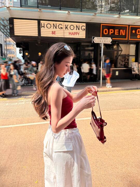 港真 红色和香港就是绝配♥️