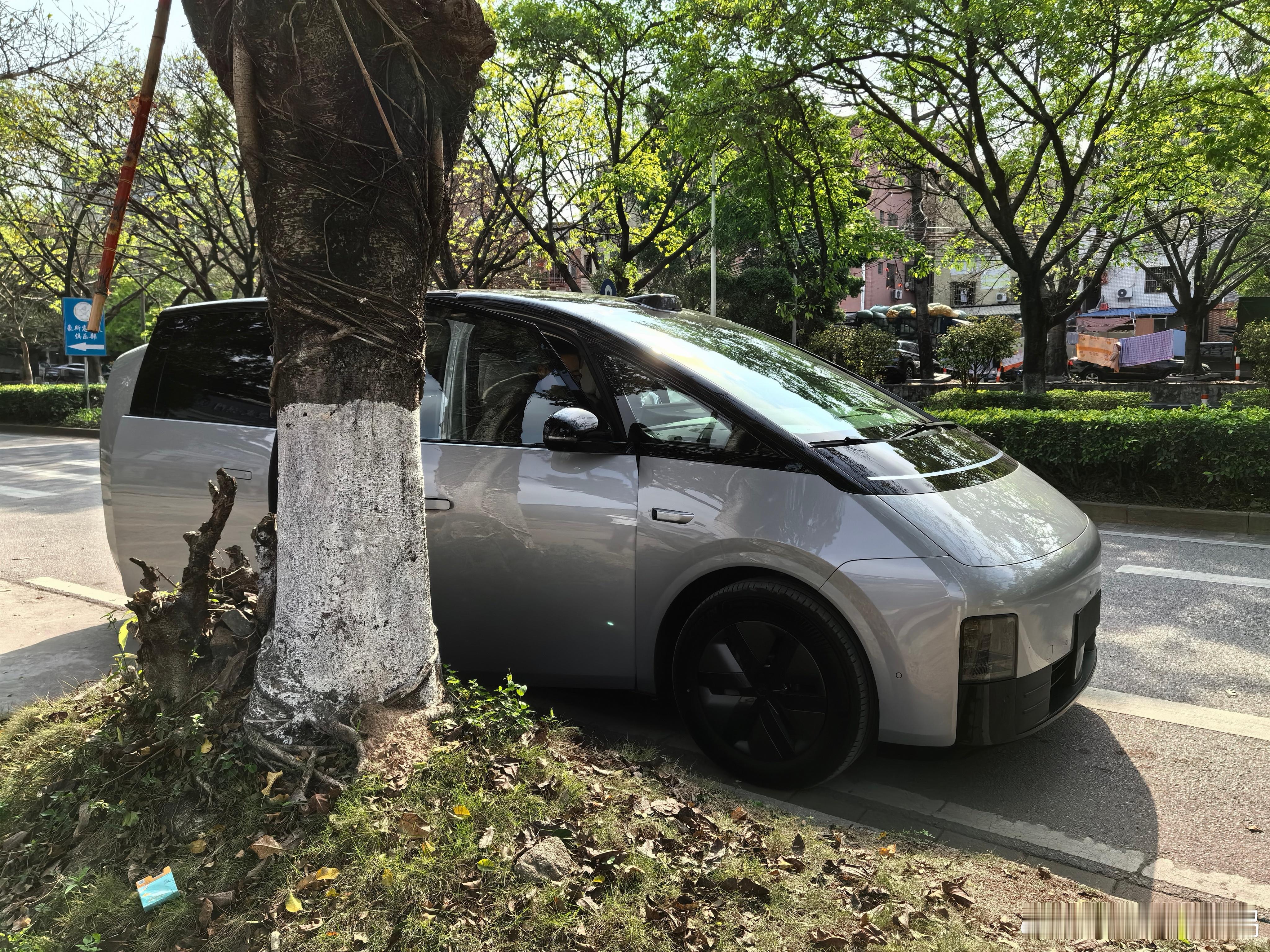 把“显眼包”随地一停，随手拍几张，大家觉得怎么样[笑而不语] ​​​