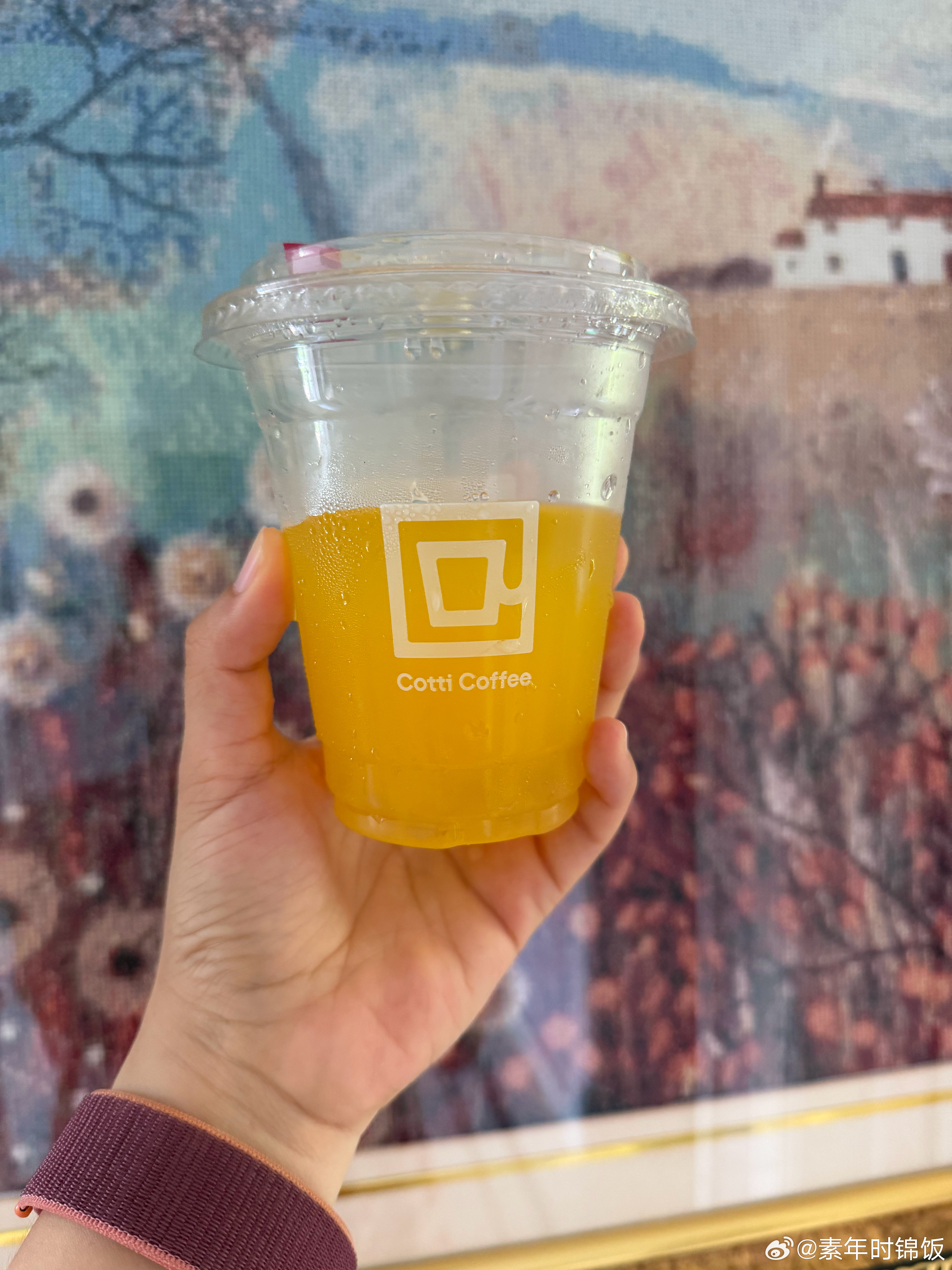 现在每走五步就有一个奶茶店、咖啡店价格还不贵，口味还多外卖还时常有优惠感觉传统饮