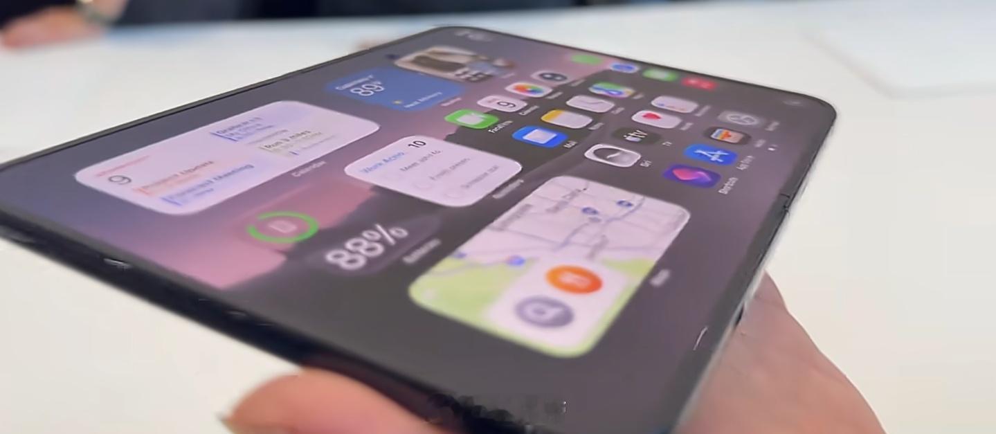 iPhoneDuo 折痕有一说一 折痕控制得确实不错，不知道长时间用下来怎么样而