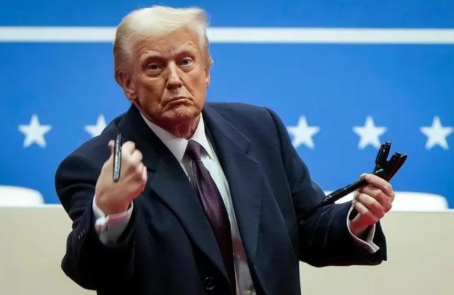 随着美国频频对中国示好，特朗普访华一事的决心也是让越来越多人看到，而这位美国总统