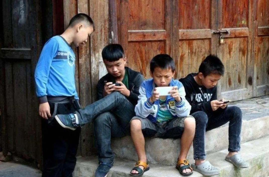 #建议禁止未成年人玩网游#“少年智则国智，少年富则国富，少年强则国强。”



