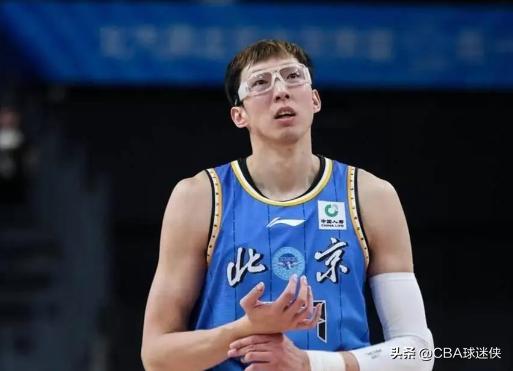 周琦的罚球，成了北京男篮的“定时炸弹”

20.6秒，落后1分。周琦站上罚球线。