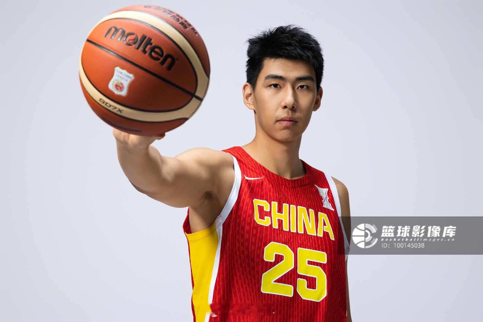 虽然已经告别了今年的中国男篮集训队，不过相信徐昕已经得到了很大的锻炼，期待他能在