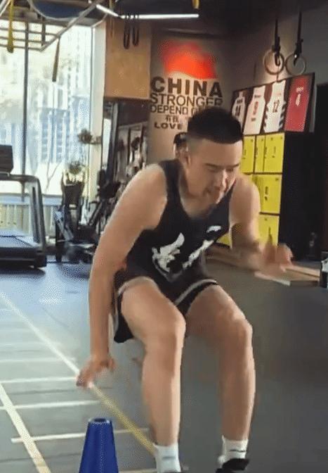 付豪不要假装努力了，结果不会陪你演戏。

辽宁队被淘汰的第五天，顶薪600万大富