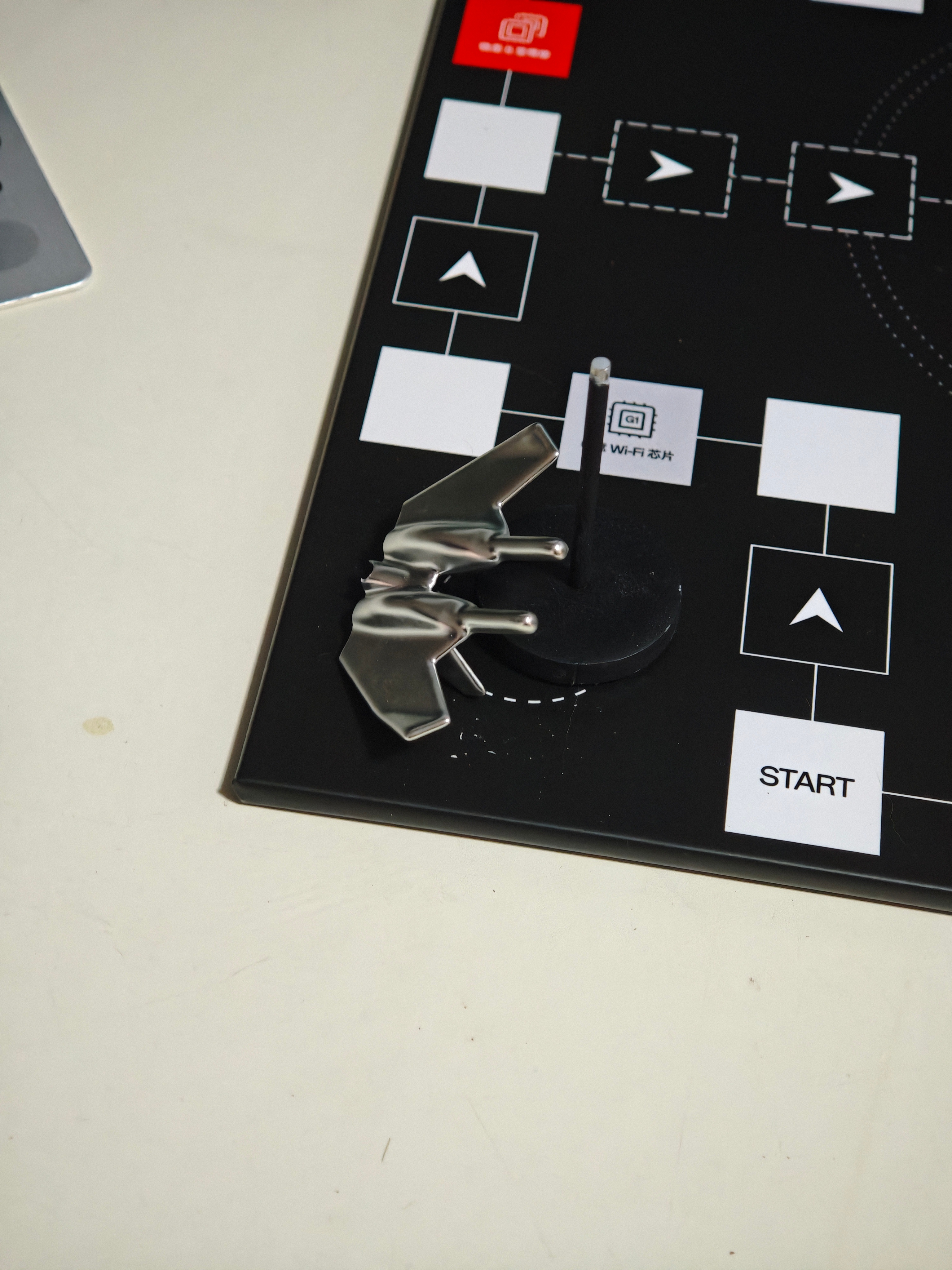 这个东西我还想说拿来抽奖看来是无了。直接给猫扫地上去了 