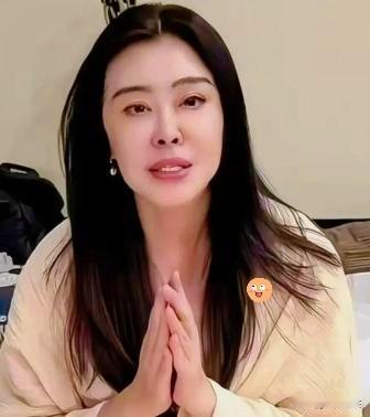 很多人没看懂，王祖贤这次广州复出，根本不是捞金那么简单。你以为她是缺钱、是放不下