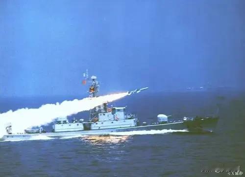 其艇长65米、宽7.2米，满载排水量480吨，采用4台柴油机，最大航速达32节，