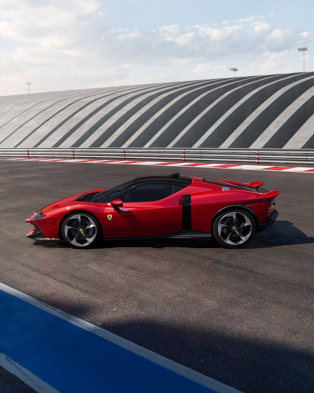 SF90继任者面世，849 Testarossa，元素过多，我需要一些时间理解。