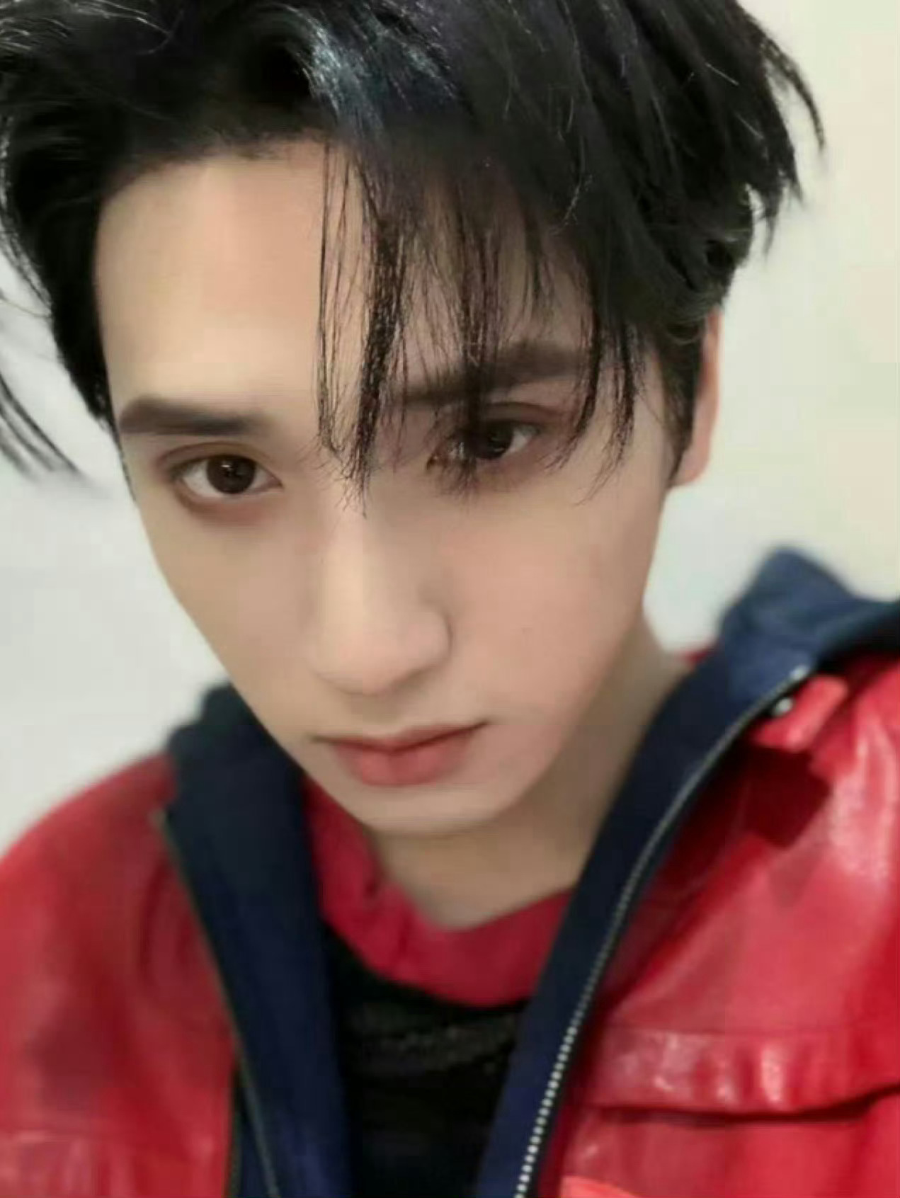 严浩翔📸高会营业 Look 来自 BLINDNOPLAN 2026春夏系列赛车