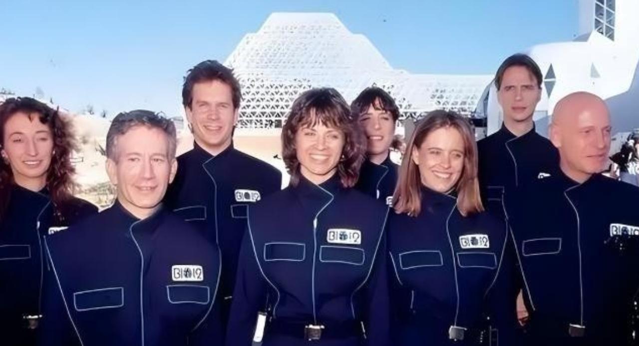 1991年，美国特意做了一个轰动全球的实验，把4男4女关在一起两年，再次打开房门