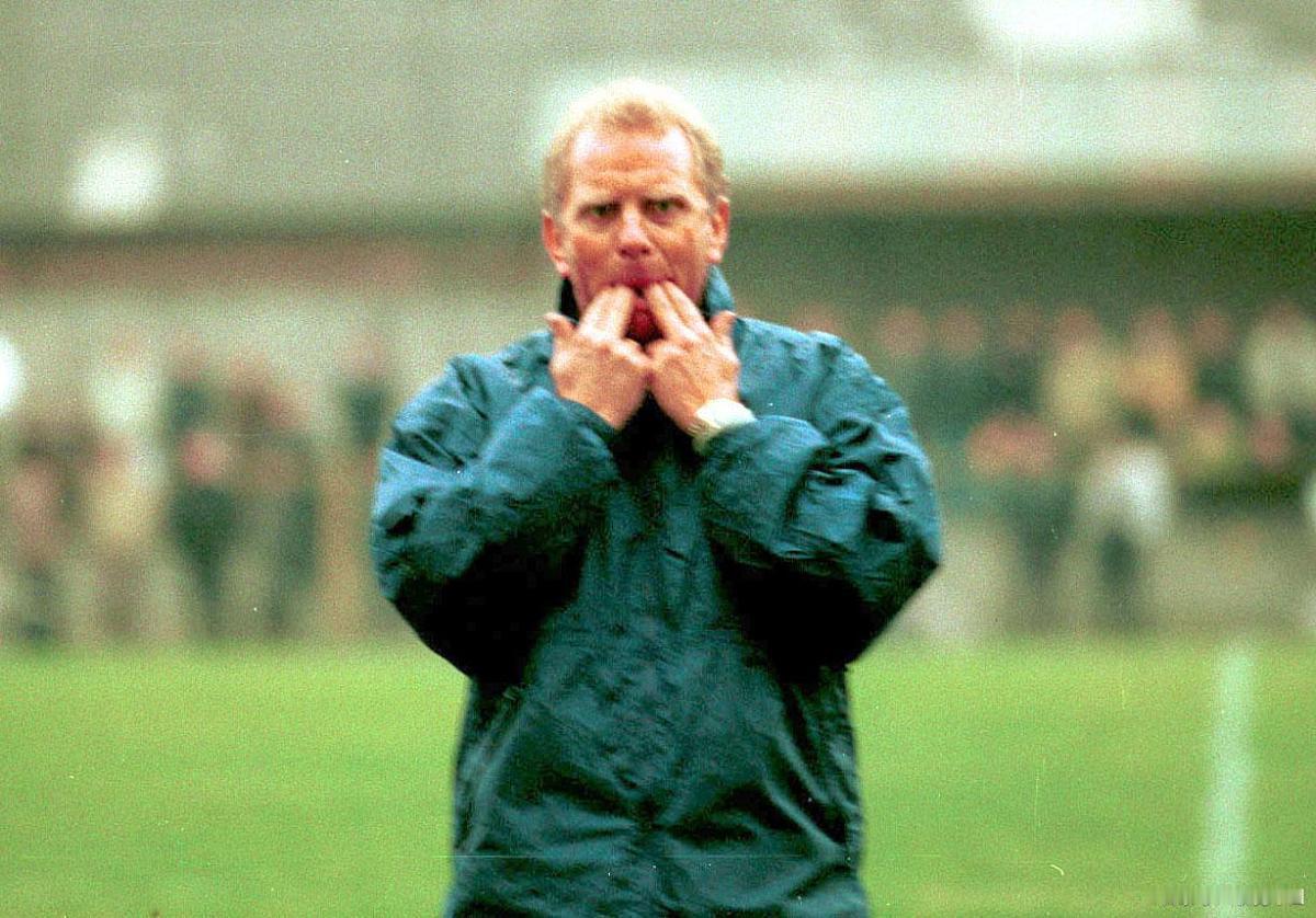 霍顿或许始终没弄明白，自己究竟为何难以获得四川球迷的接纳。即便在周日的谢幕之战上