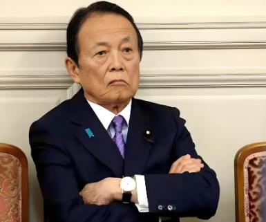 麻生太郎现在直接把话挑明了，在众议院解散的时候他表示中日关系再也回不到过去了。