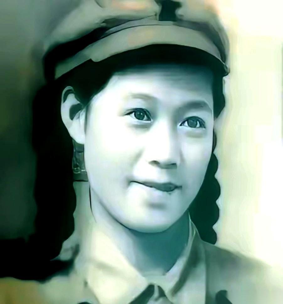 16岁。
一个姑娘，在炮火连天的上甘岭坑道里，跪在一个快要被尿活活憋死的硬汉排长