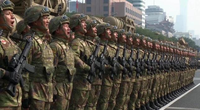 95式不见了，三军仪仗队26年来首次换新枪，191枪族"一统江湖"了?距离九三阅