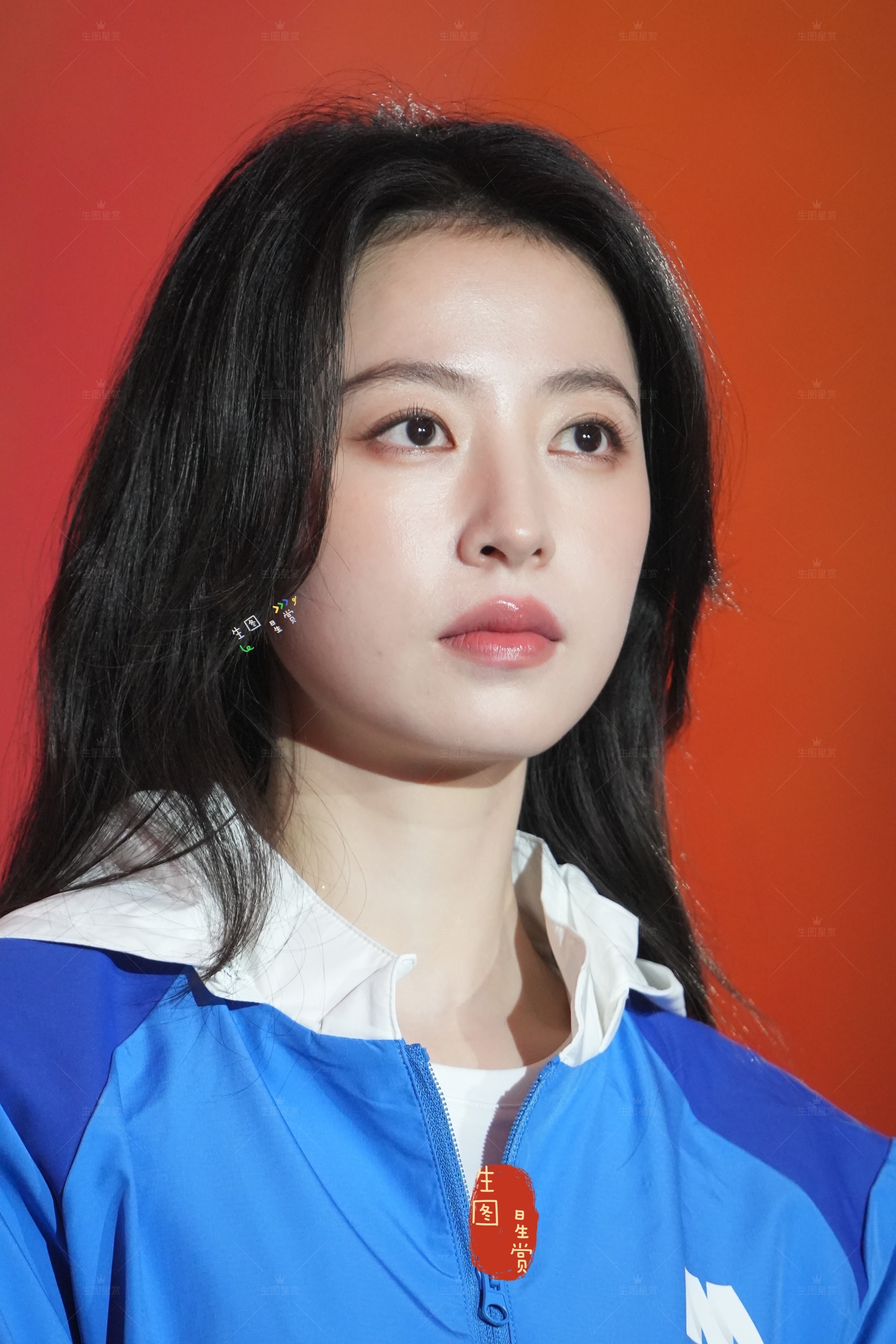 周雨彤电影频道开播30周年推介会怼脸拍的权威美神