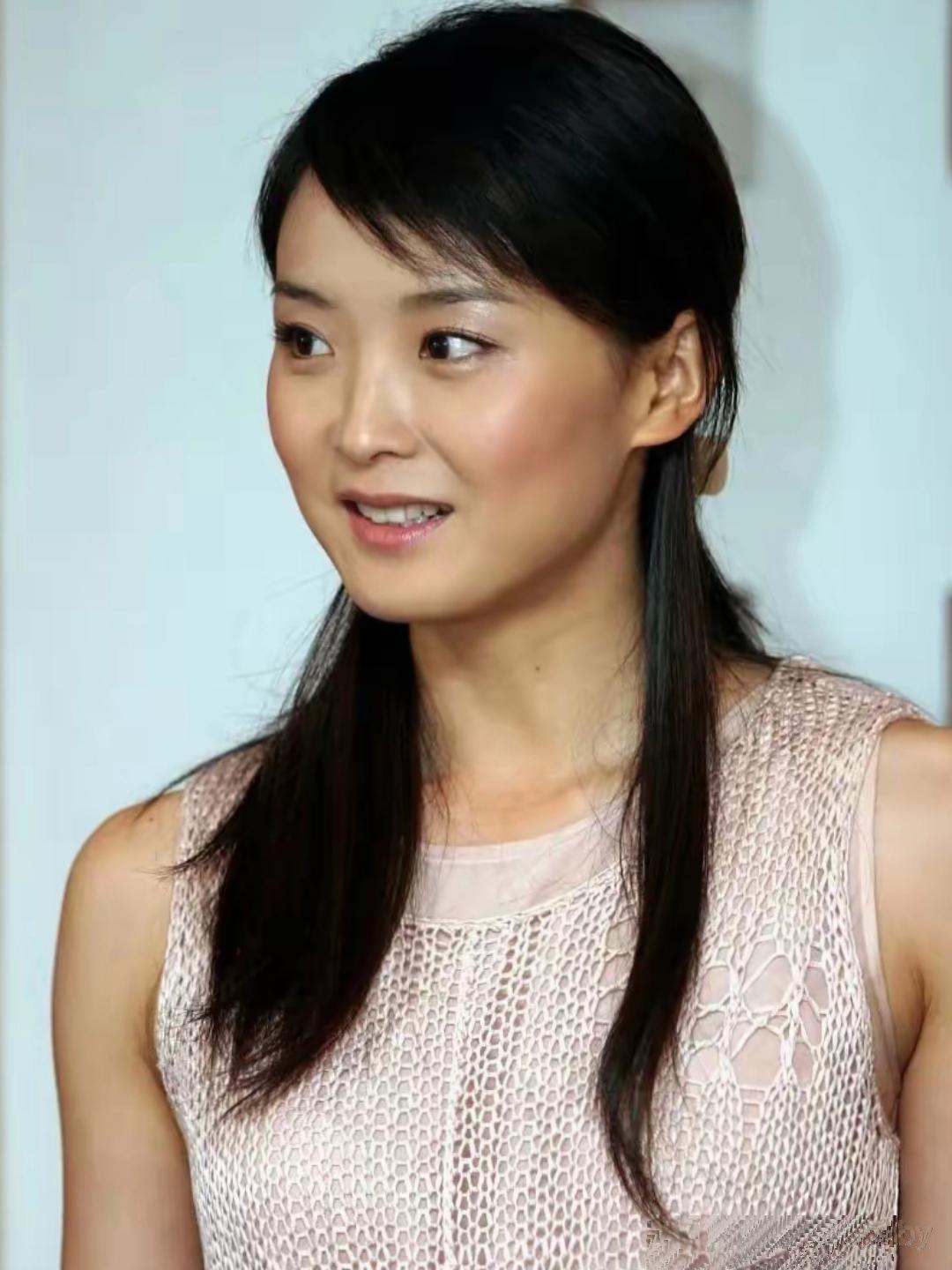 晴格格当年美若天仙，温婉动人 