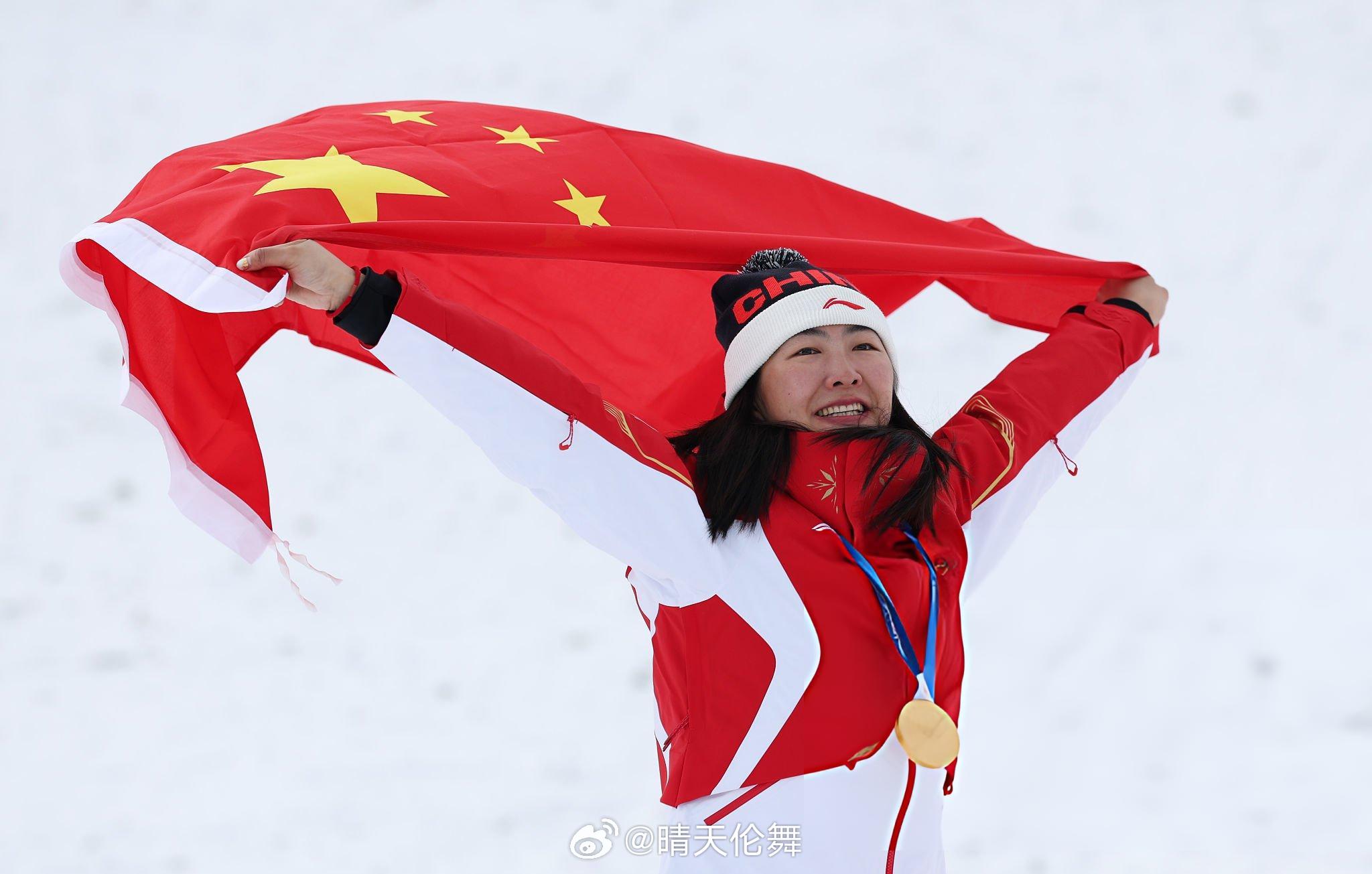 徐梦桃和她的冠军荣耀 五战冬奥，两度夺金，36岁徐梦桃成功卫冕，成为空中技巧冬奥