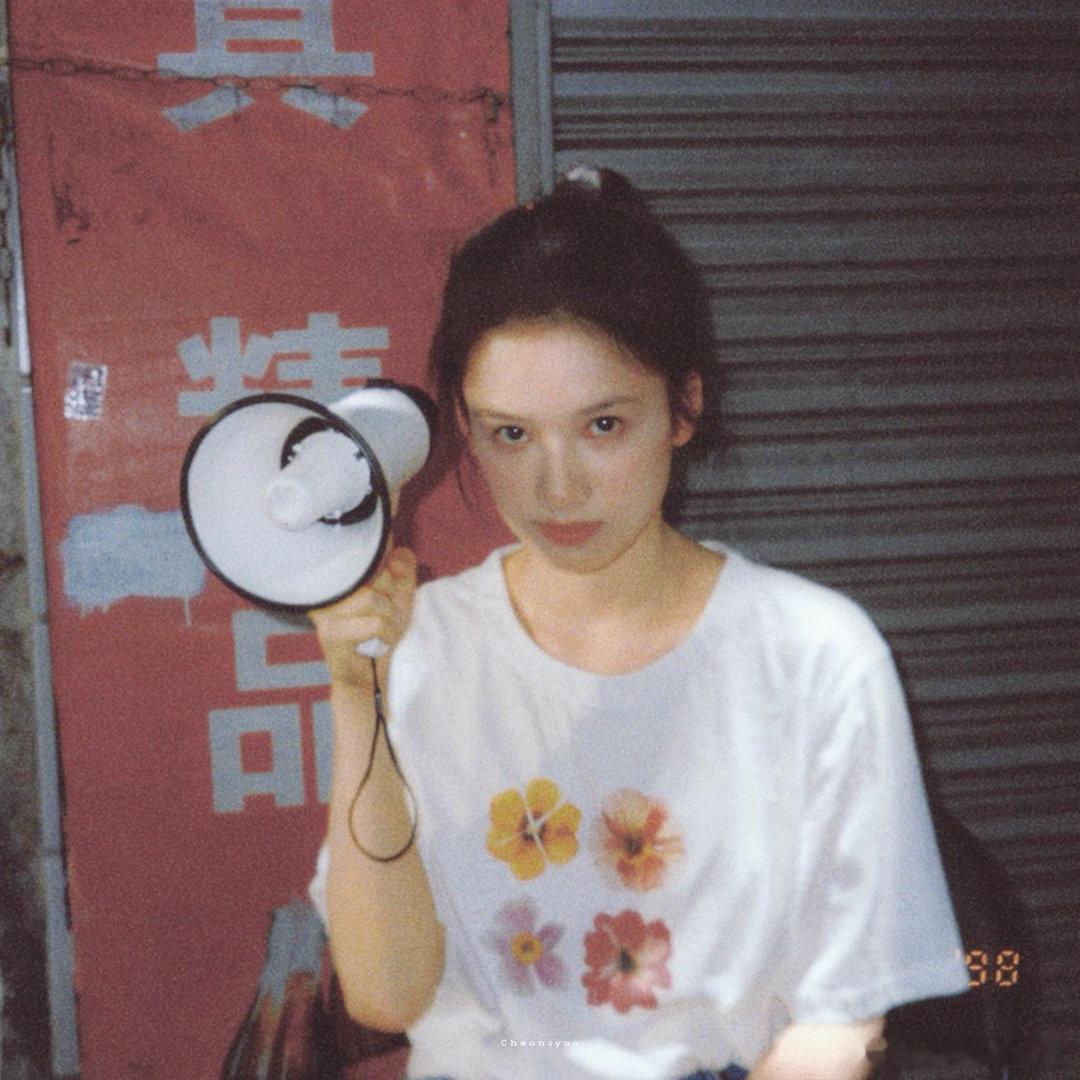 张婧仪演白富美穷学生都有说服力野狗骨头🪁一张脸兼具两种反差气质，穷学生的自卑倔