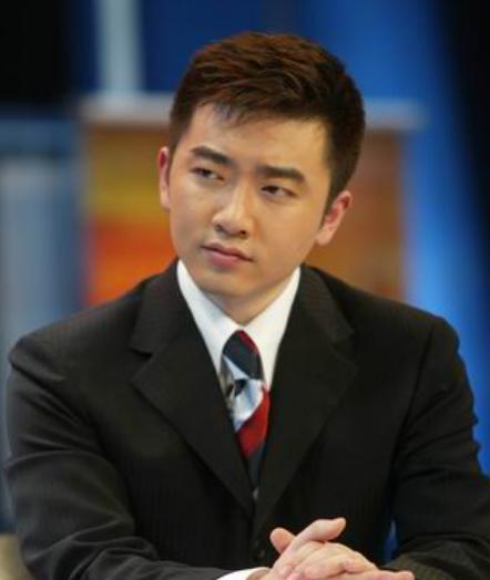 芮成钢，超级学霸，合肥市高考状元，英语演讲水平最高的亚洲人之一，耶鲁大学最年轻的