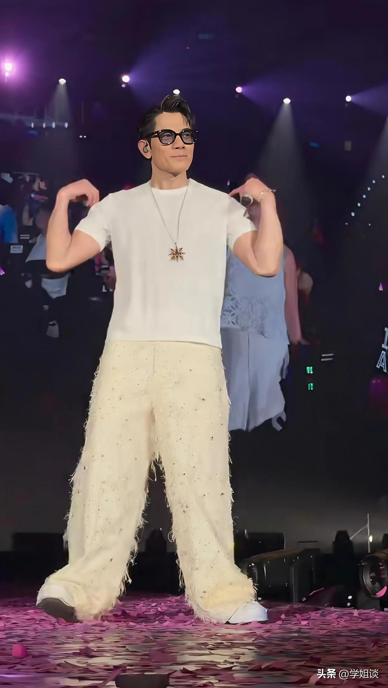 以前觉得方媛嫁给大她22岁的郭富城是为了钱，最近看了郭富城巡回高雄站演唱会，才懂