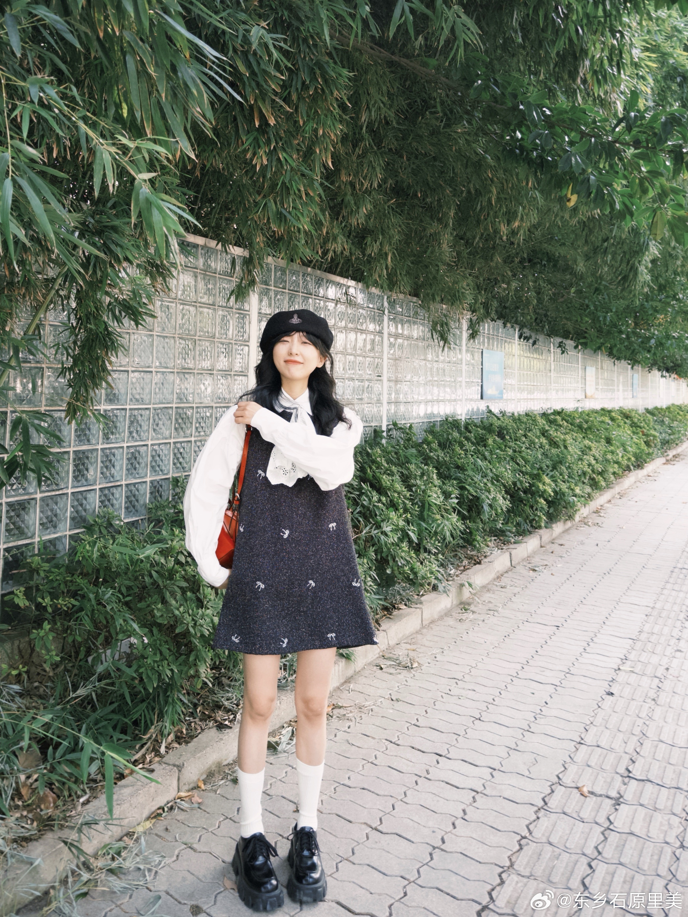 好甜一女的[举手]我说我自己 ​​​