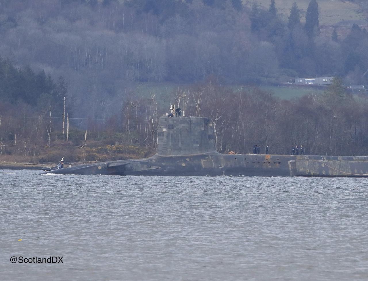 皇家海军前卫级弹道导弹核潜艇离开法斯雷恩基地，开始部署。