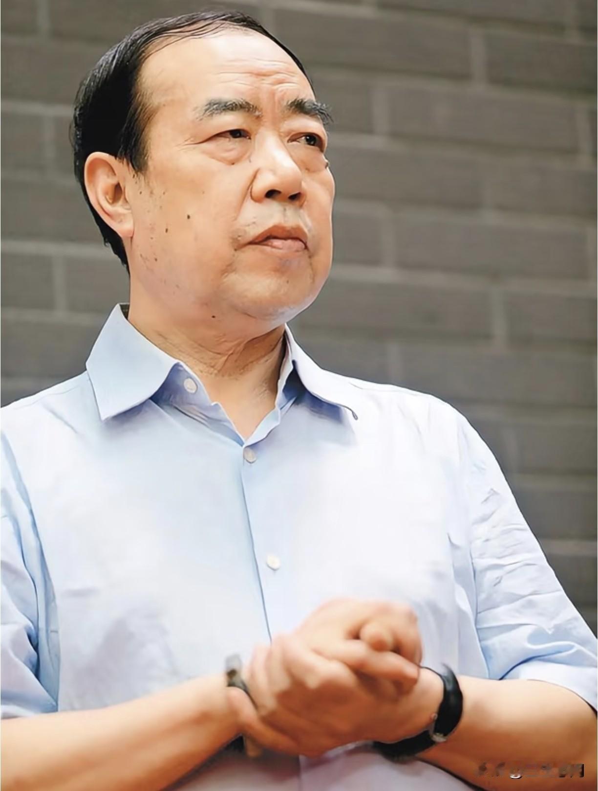 贾平凹说：“有的女人离婚前，觉得自己是红酒，有好男人品。离婚后才发现自己是板蓝根