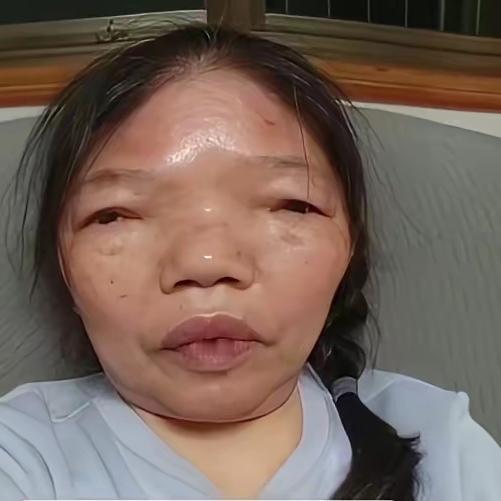 深夜十一点，老公不在家，门外有人敲门。敲了快半个小时，女子吓得不敢动，躲在屋里瑟