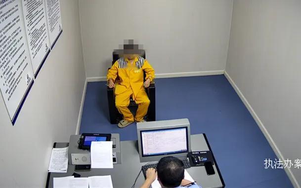 网恋对象竟是同事？真相来了：近日，男子小唐闯进浙江省海盐县公安局武原派出所，要“