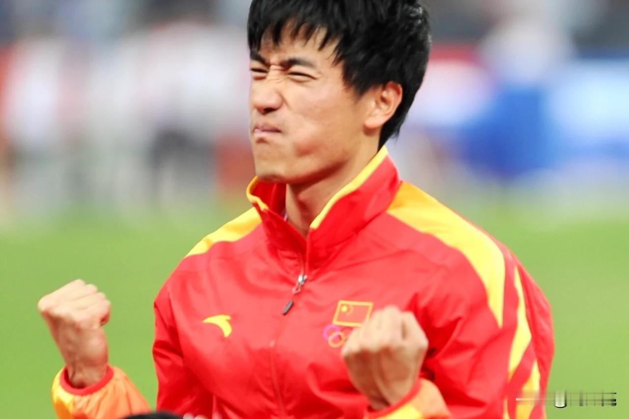 刘翔“华丽转身”！
字里行间流露出，点点“抱怨”！
你还年轻，人生的路还很长！