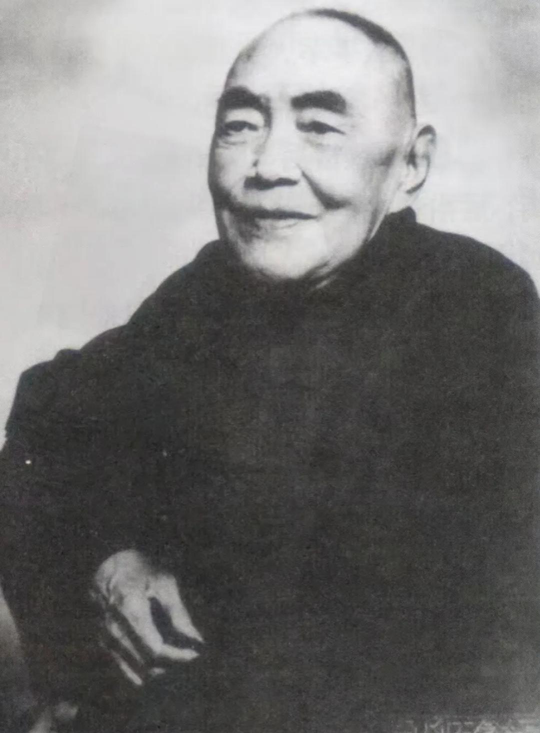 我查了一下这个庞莱臣，
南京博物院这次算是踢到钢板了！
因为他不仅是收藏大家，他