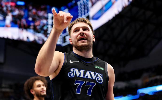 NBA老爹buff ？独行侠战胜湖人的比赛中东契奇28投12中砍下33分，有6篮