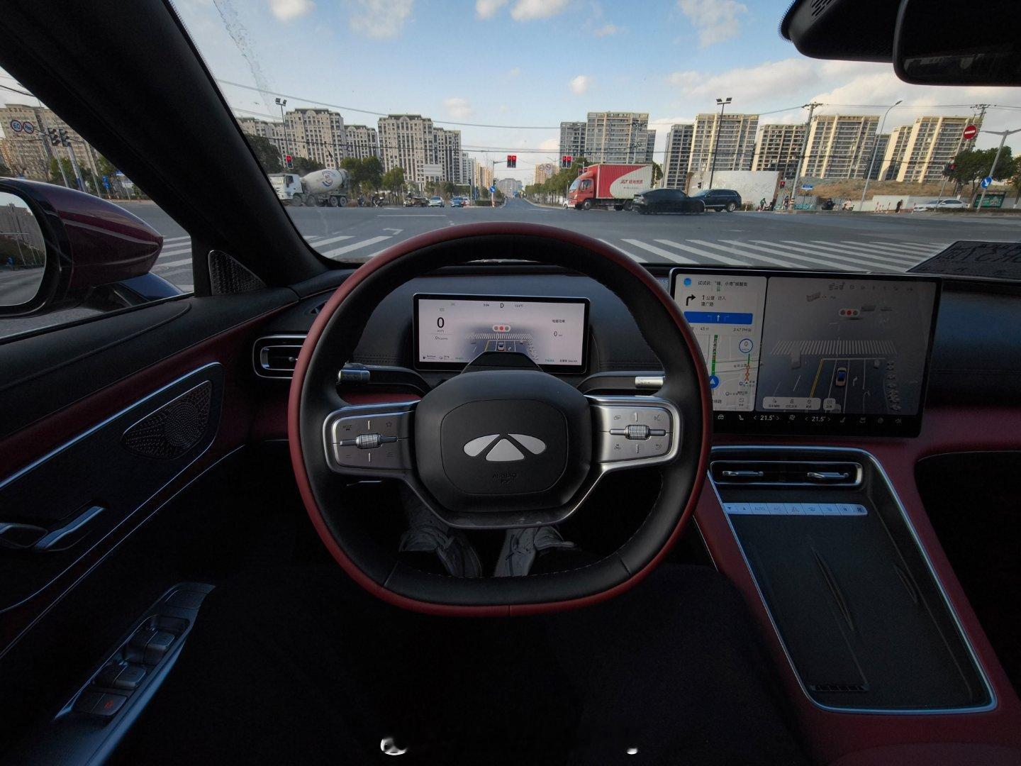 总结发早了，下午开到了今年第105个车：风云A9L。其实主要为了试他的智驾，非常