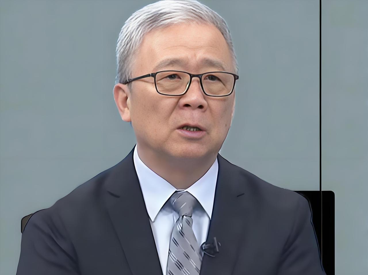 6月6日，台湾退役少将栗正杰说：只有我们台湾敢对解放军的军机，军舰大声说话，日本