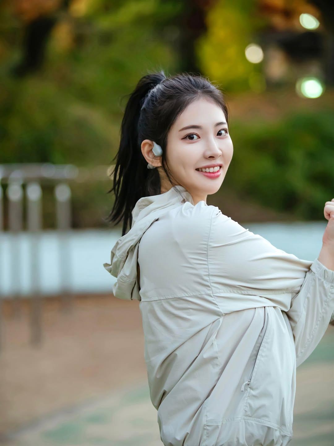 他们一路上互相扶持，面对邪恶的西方女巫也毫不退缩。这场冒险不仅是奇幻的旅程，更是