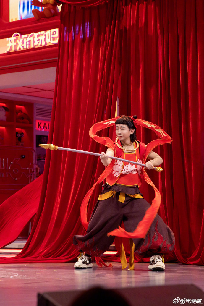 好六全员化身魔童闹海爱好者哇哦，《你好，星期六》好六街的 “初来吒到” 藕粉店开