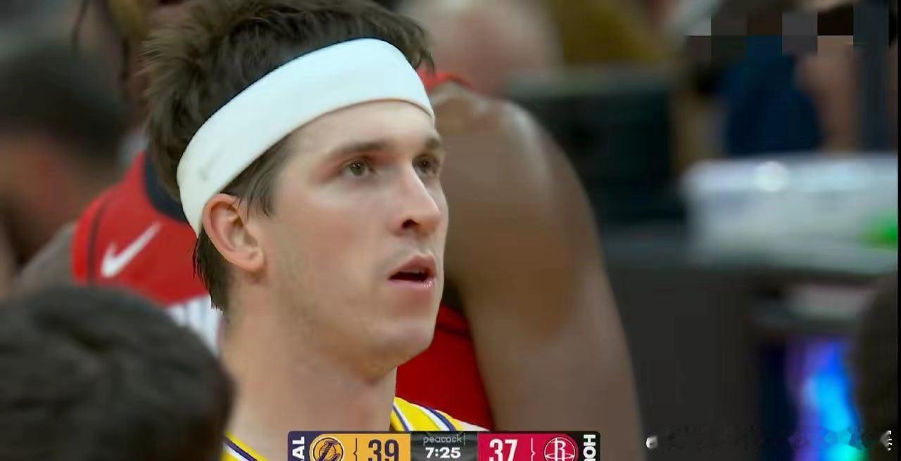 湖人超级后卫里弗斯真是大失水准！虽然今天湖人在客场以100：92击败火箭，但是里