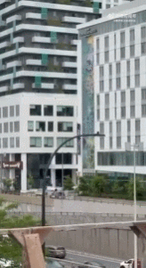 【加拿大蒙特利尔发生恐怖袭击】
据媒体报道，日前一名枪手在加拿大蒙特利尔发动恐怖
