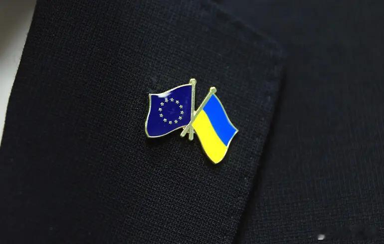 【欧盟正在准备乌克兰加入欧盟的和平协议方案】网页链接据彭博社援引消息人士的话报道