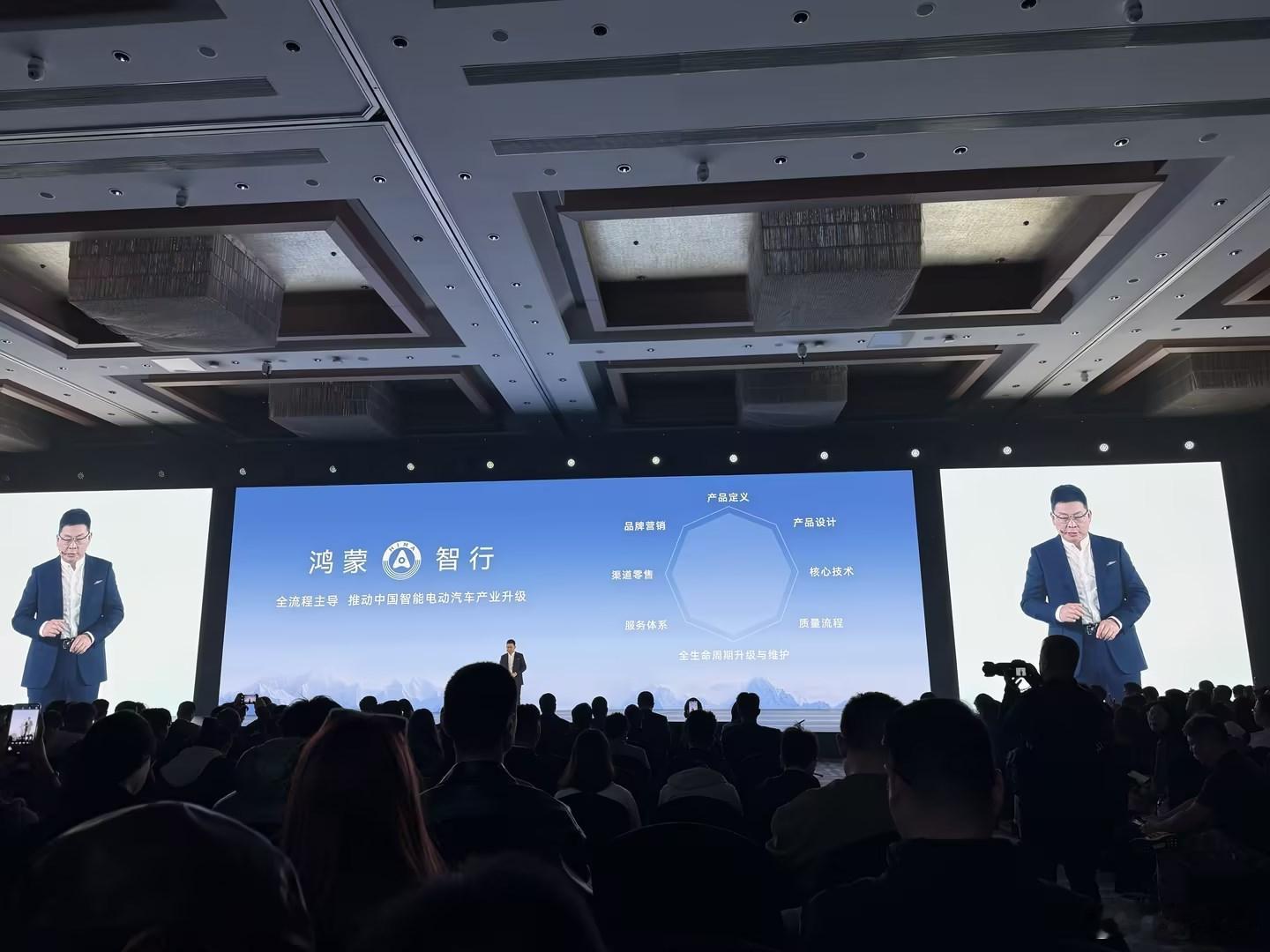 如果你的预算够不到尊界S800，听我的，这次的新款享界S9，你应该直接入手了。新