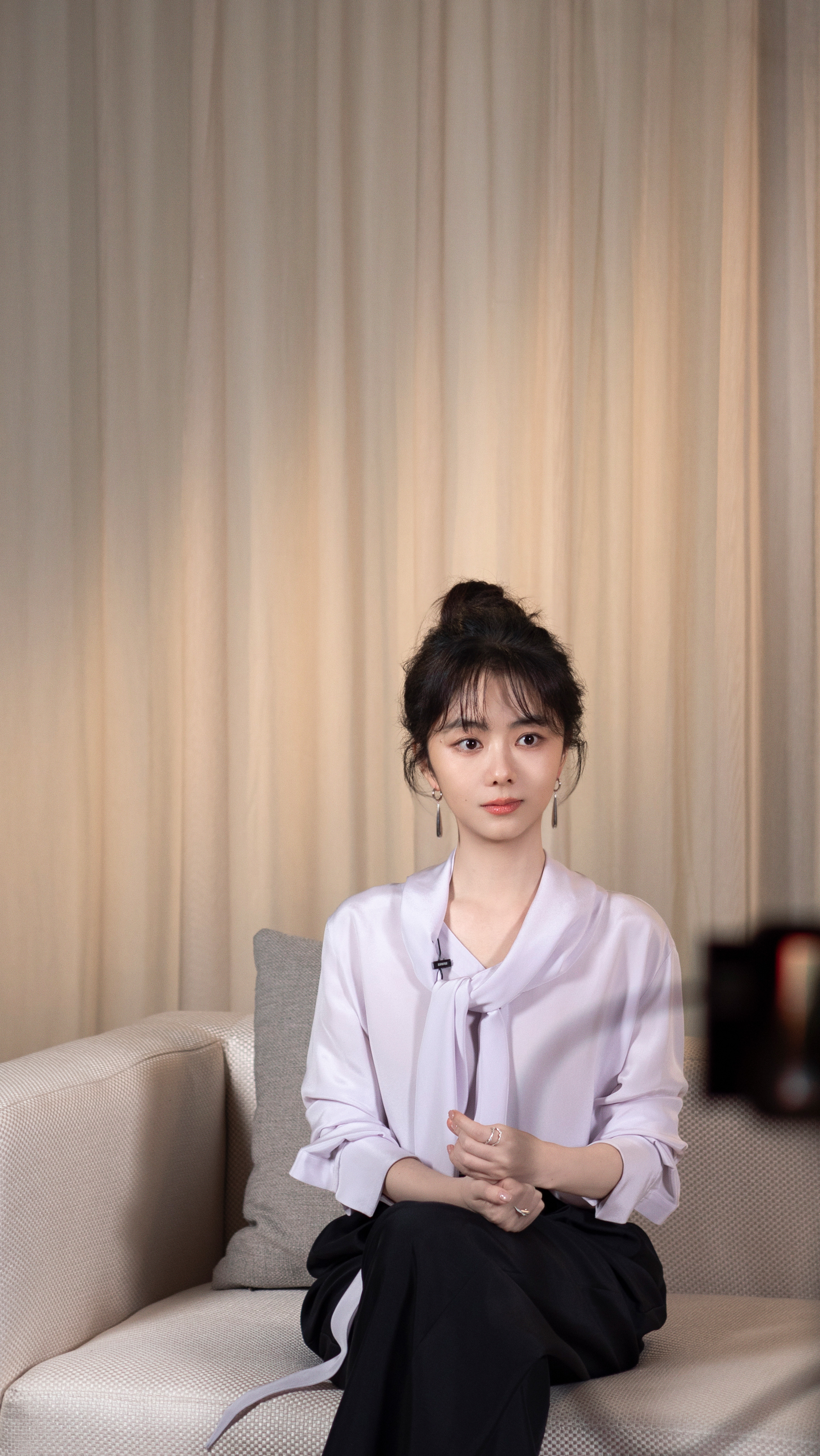 谭松韵[超话] 📺 谭松韵兰香如故采访录制花絮放送📝关于兰香如故 ，听两小姐