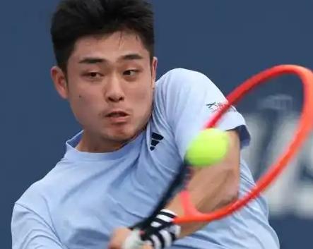 太燃了！吴易昺双抢七2-0力克舍甫琴科，挺进普罗旺斯站八强！
        北