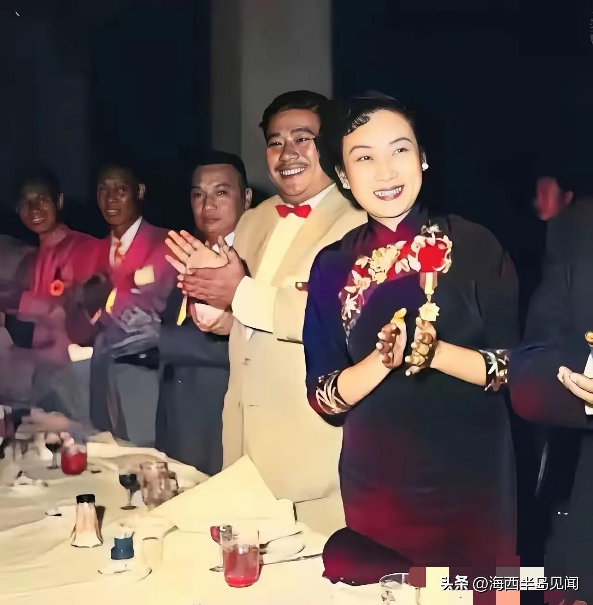 1955年，胡蝶应邀参加蒋介石70岁庆生活动，留下一张十分少见的留影。胡蝶时年已