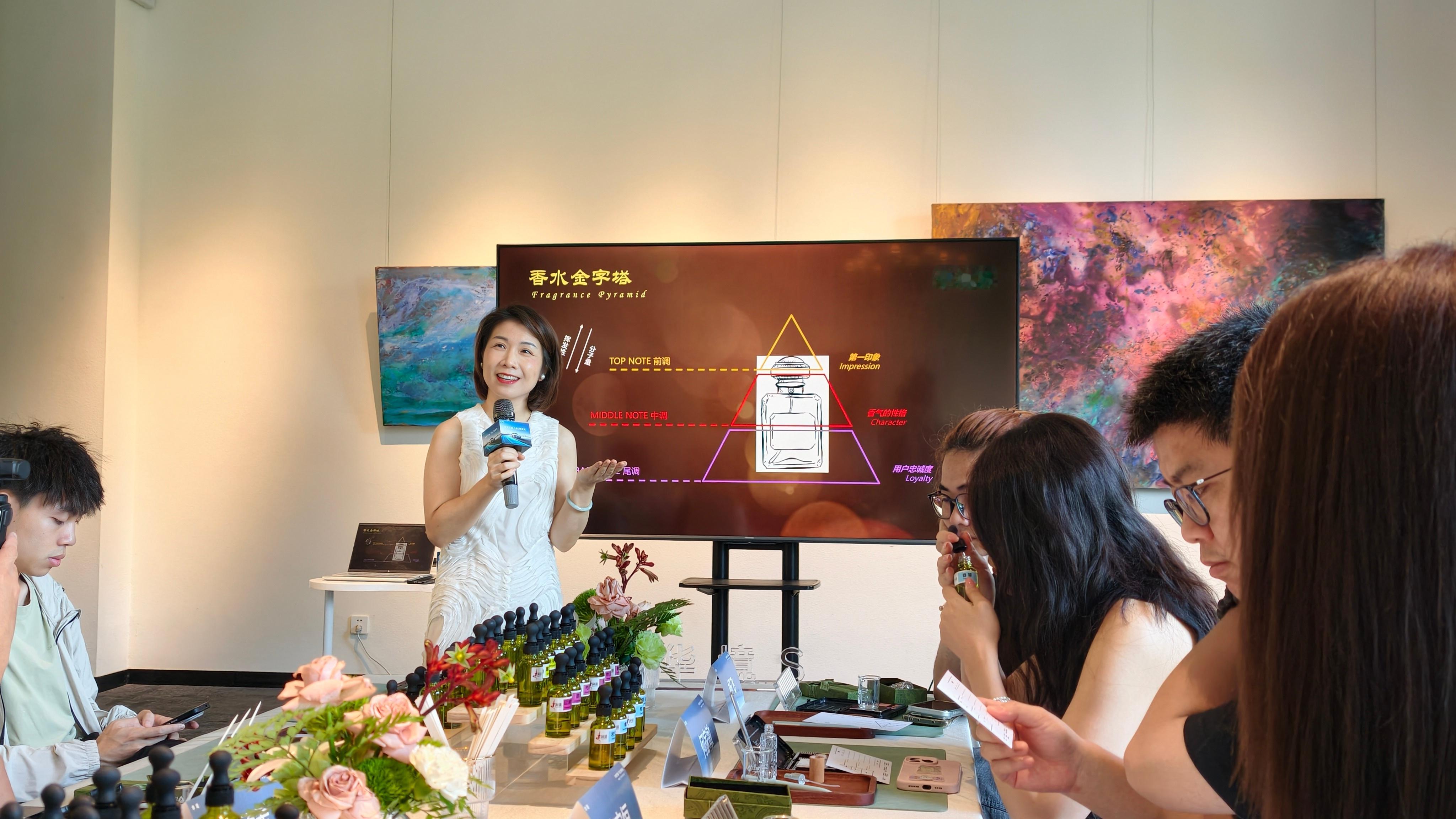 今天参加了华境S广州站的试驾品鉴会，体验了一把乾坤智驾跟舒适座舱的实力，活动还安