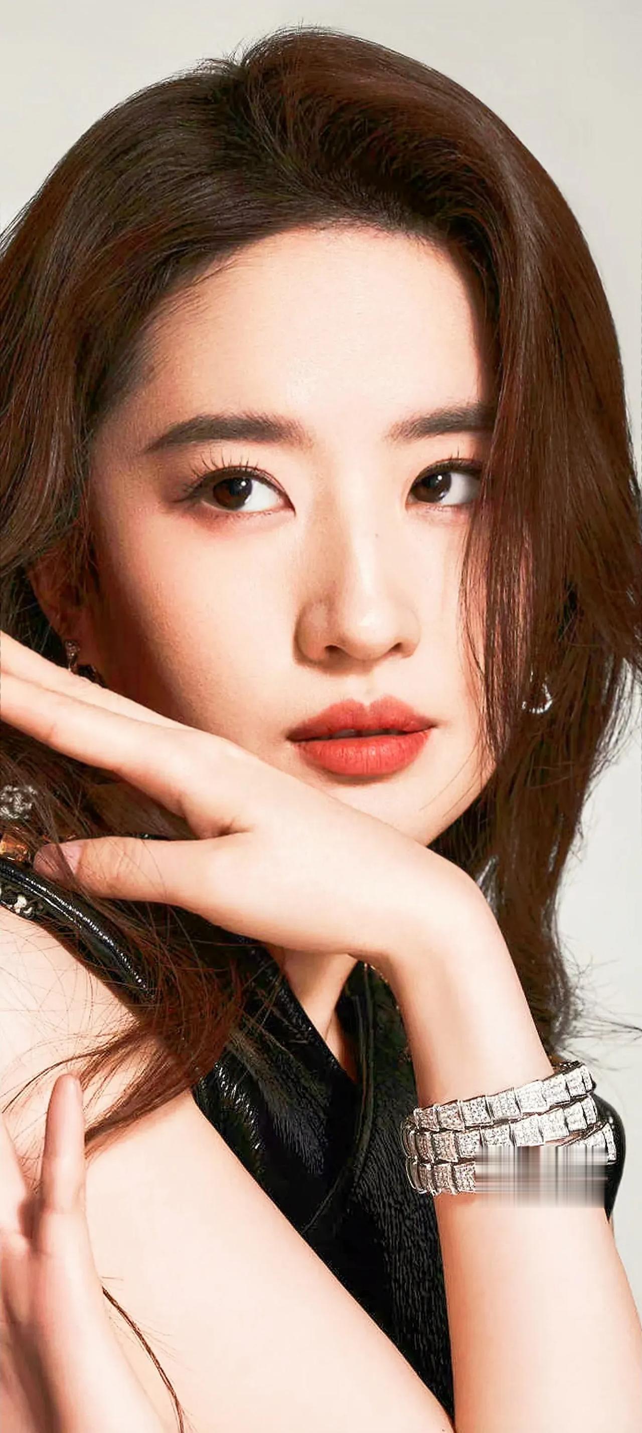 #女明星谁最美# #明星美图# #惊艳女神# #刘亦菲#
达人推荐 女主角唇泥