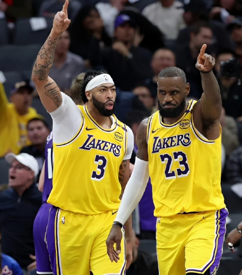 詹姆斯:东眉交易后，我们成了防守最烂的球队。

今日詹姆斯在球场大脑节目里面表示