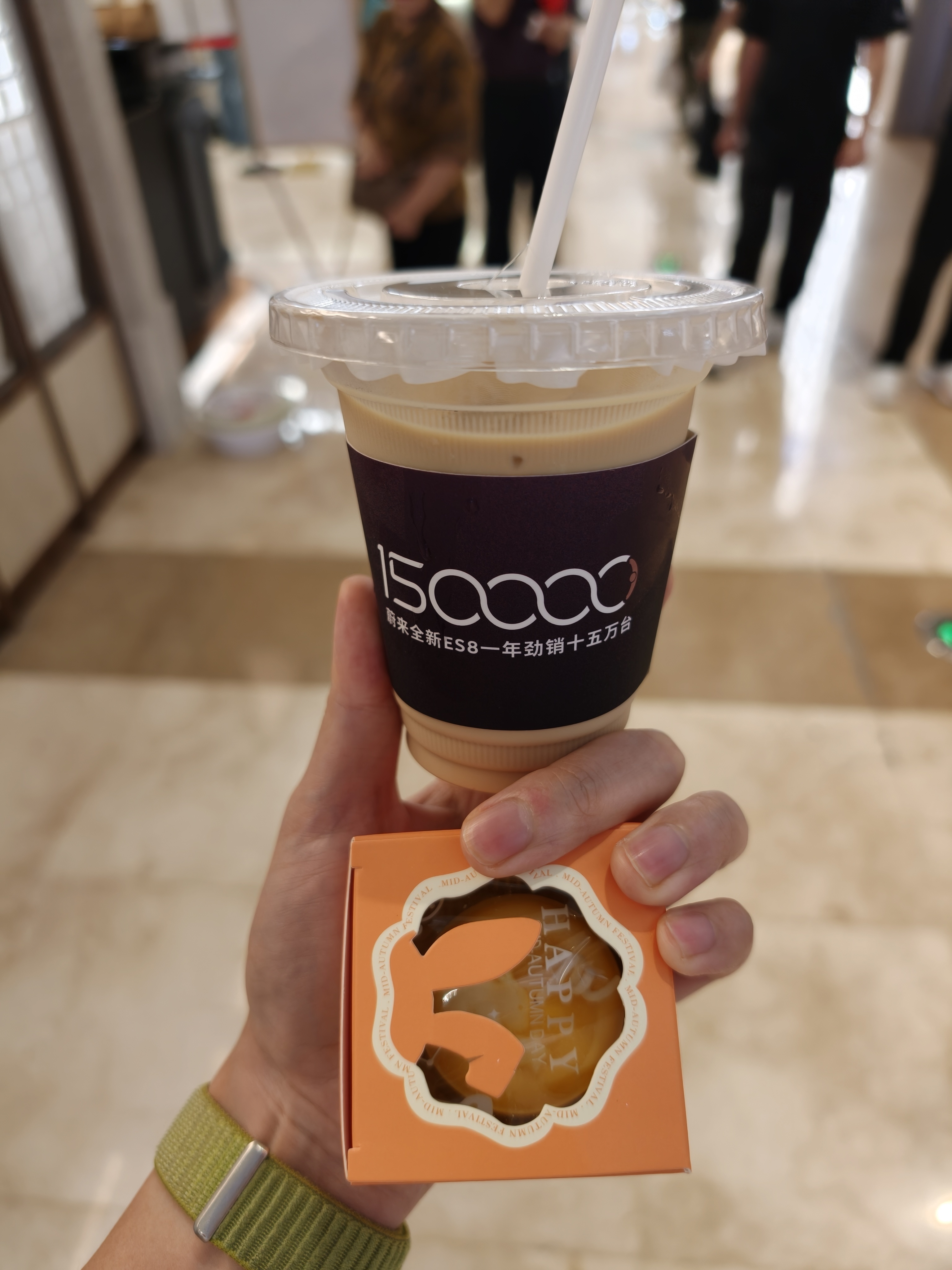 今年蔚来对销量势能的宣发做的非常好！之前卖的好的时候没宣传，卖的不好的时候差点被
